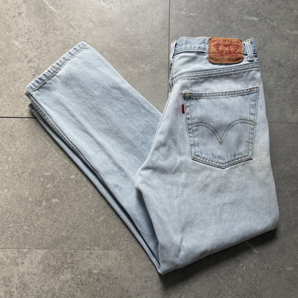 Vintage Levi's 550 Relaxed Fit Light Wash Denim Jeans 32x30
